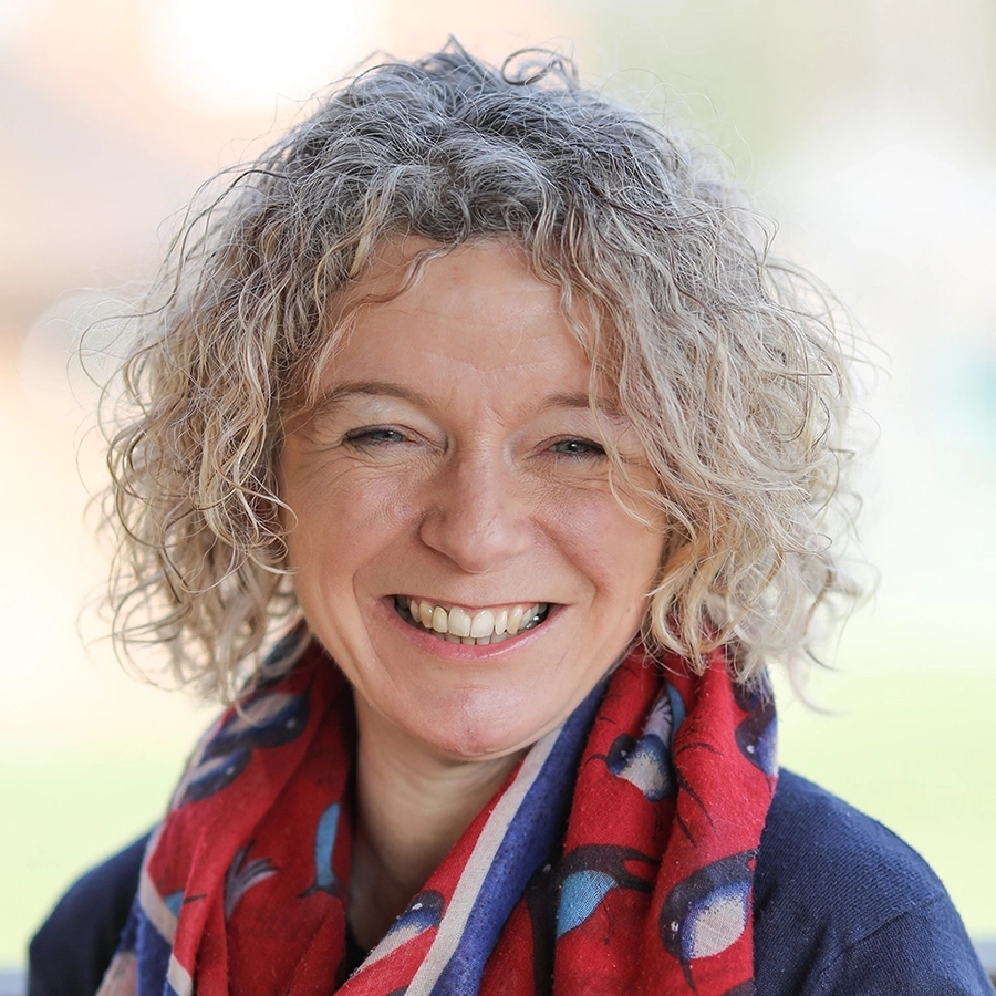 Mrs Simone Edwards